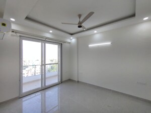 Room in 4 BHK Apartment at Gupta Awas, Sector 43 – for Rent