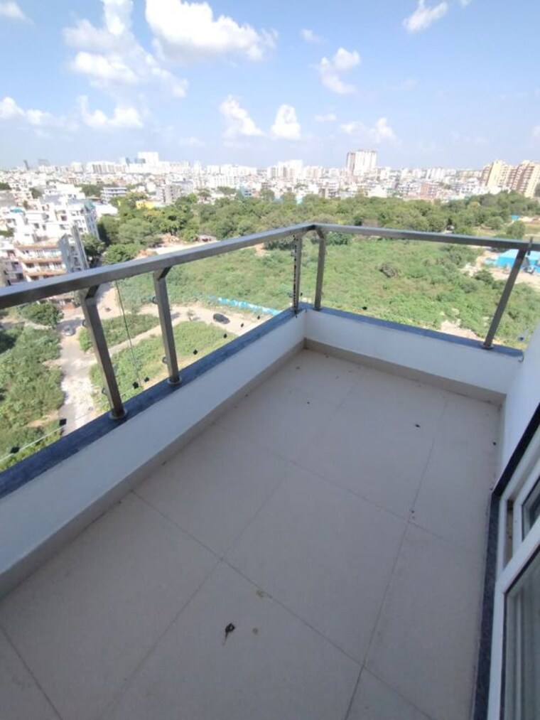 Balcony, gupta-awas 4 Bedroom 2200 Sq.Ft. Apartment In Sector 43 Gurgaon 10166713