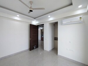 Room in 4 BHK Apartment at Gupta Awas, Sector 43 – for Rent