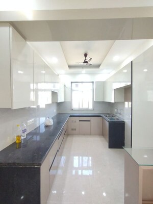 Kitchen in 4 BHK Apartment at Gupta Awas, Sector 43 – for Rent