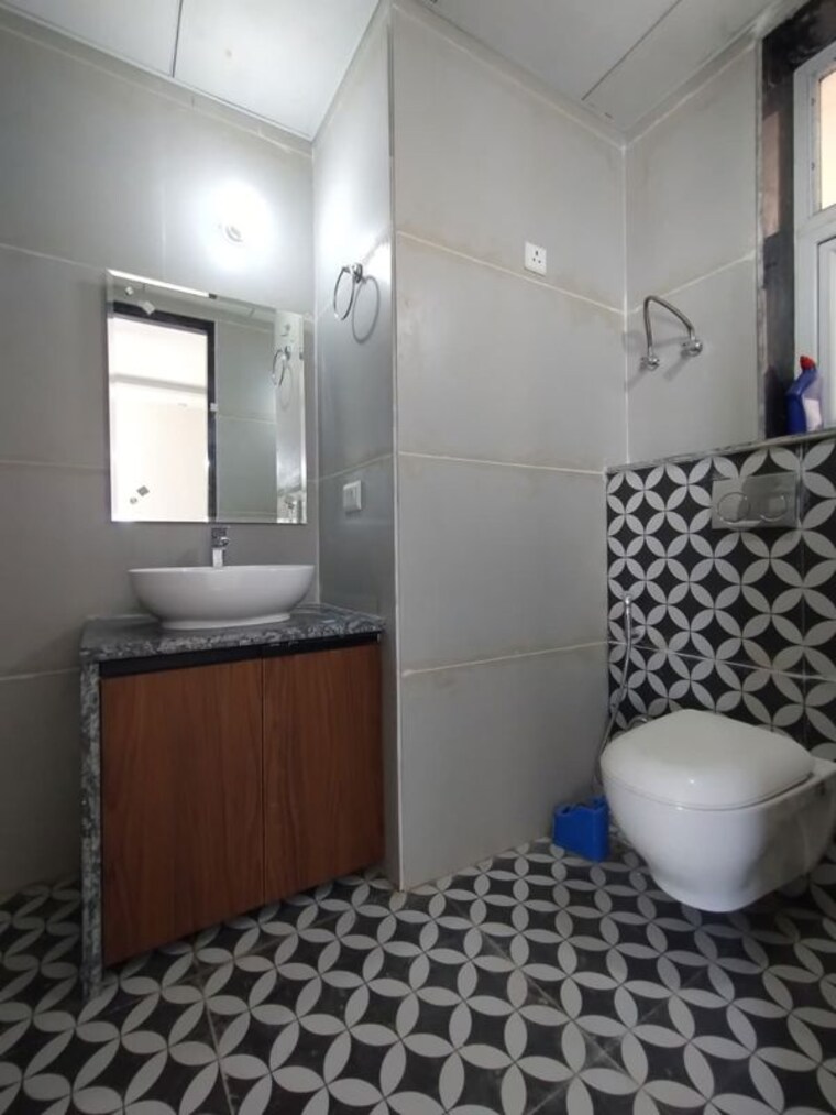 Bathroom, gupta-awas 4 Bedroom 2200 Sq.Ft. Apartment In Sector 43 Gurgaon 10166713