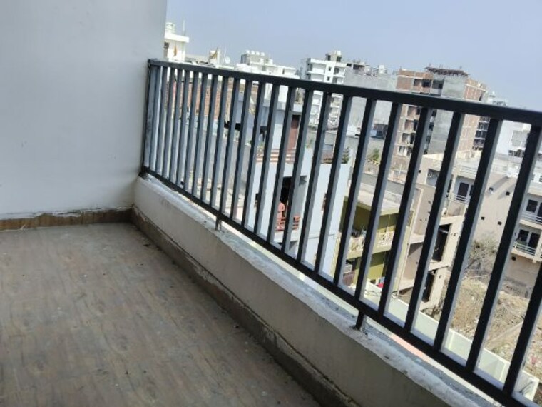 Balcony, sector 73 2 Bedroom 1000 Sq.Ft. Builder Floor In Sector 73 Noida 10166716