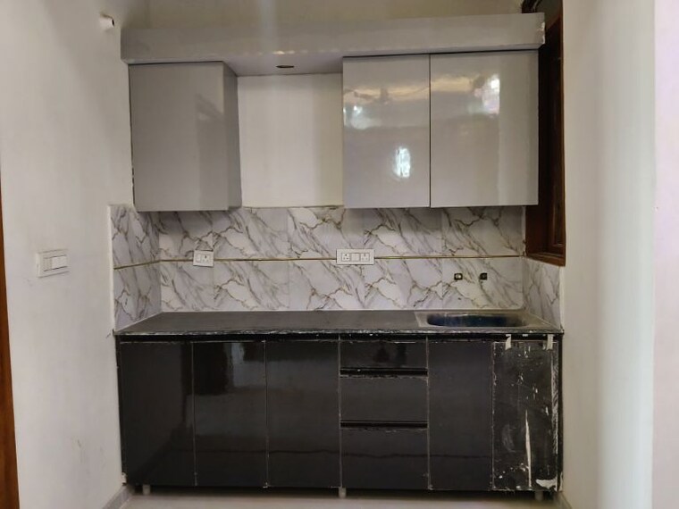 Kitchen, sector 73 2 Bedroom 1000 Sq.Ft. Builder Floor In Sector 73 Noida 10166716