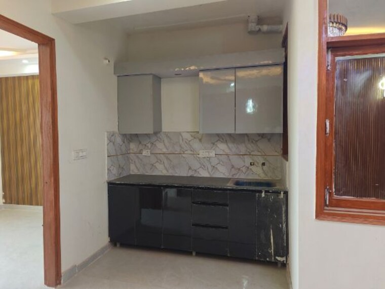 Kitchen, sector 73 2 Bedroom 1000 Sq.Ft. Builder Floor In Sector 73 Noida 10166716