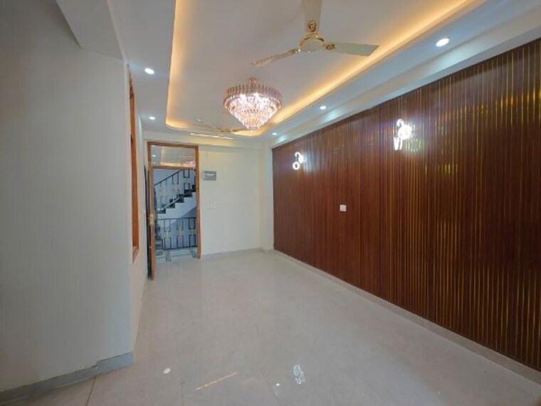 Living Room, sector 73 2 Bedroom 1000 Sq.Ft. Builder Floor In Sector 73 Noida 10166716