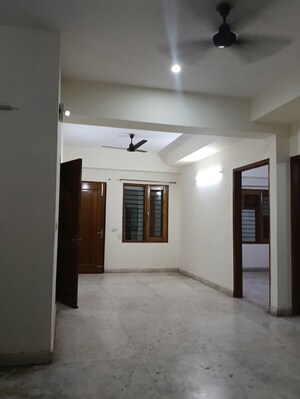 Room in 3 BHK Builder Floor at Sector 15i – for Rent