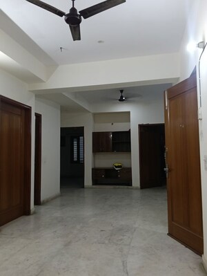 Room in 3 BHK Builder Floor at Sector 15i – for Rent