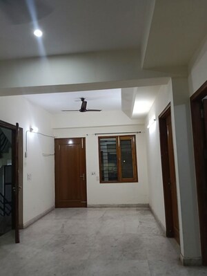 Room in 3 BHK Builder Floor at Sector 15i – for Rent