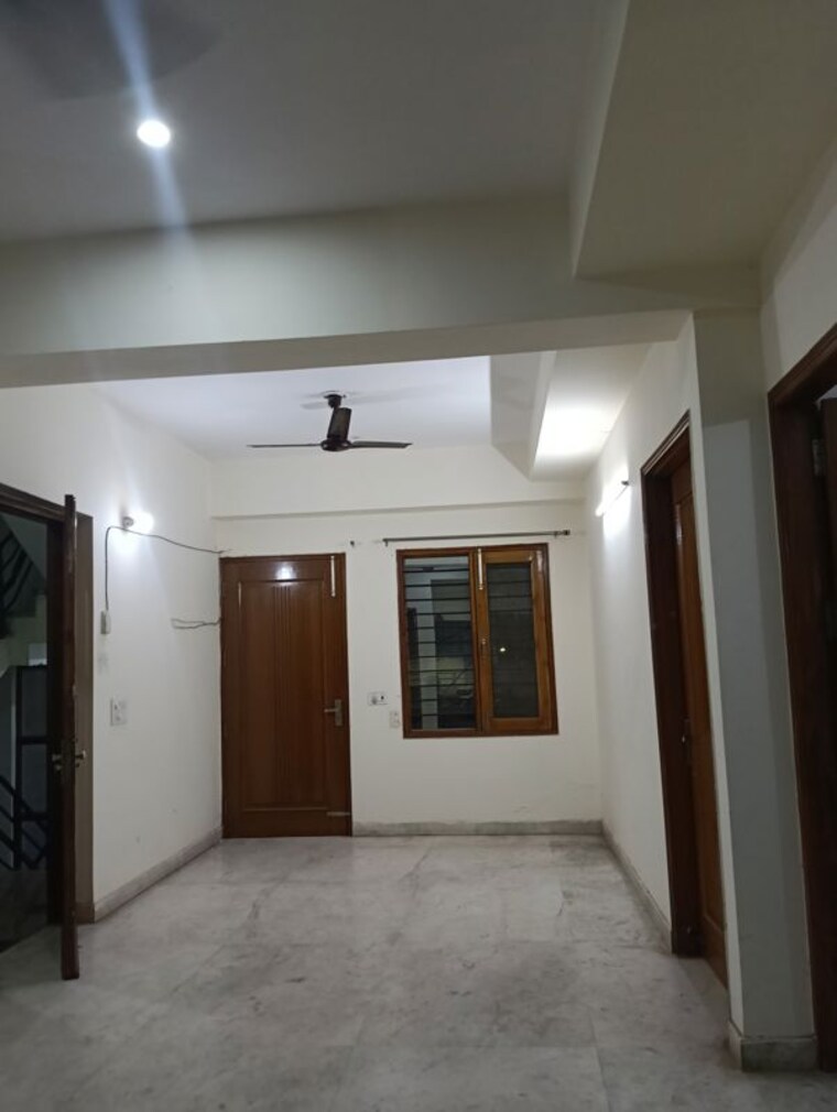 Room, sector 15i 3 Bedroom 2000 Sq.Ft. Builder Floor In Sector 15i Gurgaon 10166738
