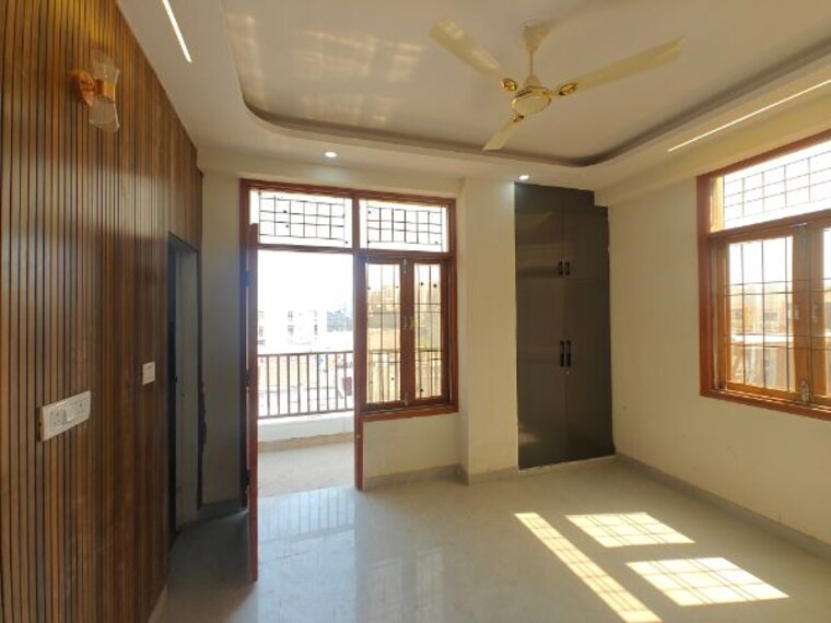 Bedroom, sector 73 3 Bedroom 1400 Sq.Ft. Builder Floor In Sector 73 Noida 10166721