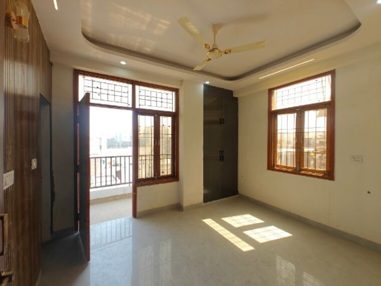 Bedroom, sector 73 3 Bedroom 1400 Sq.Ft. Builder Floor In Sector 73 Noida 10166721