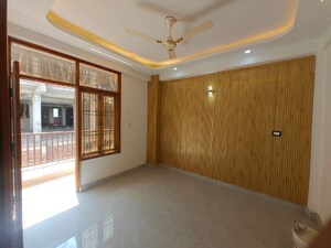 Bedroom in 3 BHK Builder Floor at Sector 73 – for Sale