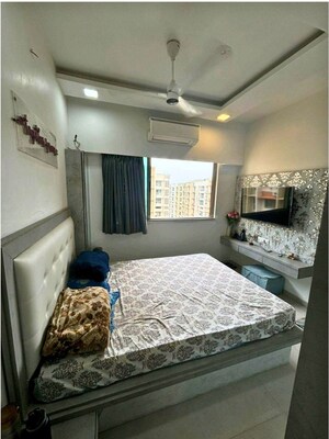 Bedroom in 1 BHK Apartment at Sheth Vasant Oasis, Andheri East – for Sale