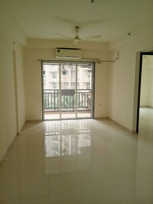 Room in 2 BHK Apartment at Godrej Prime, Chembur – for Rent