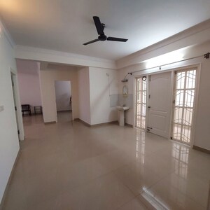 Room in 2.5 BHK Apartment at Kalyan Nagar – for Rent