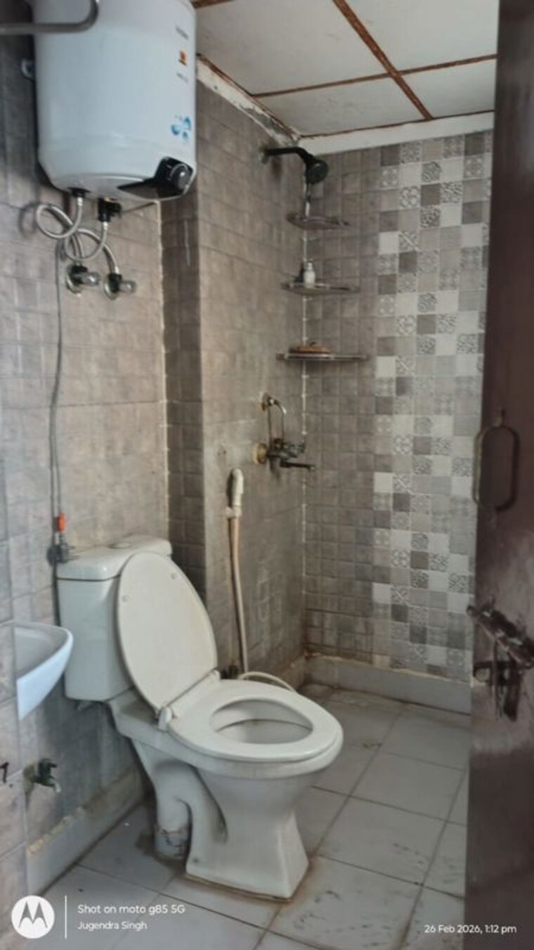 Bathroom, aims-golf-city 3.5 Bedroom 1550 Sq.Ft. Apartment In Sector 75 Noida 10166782