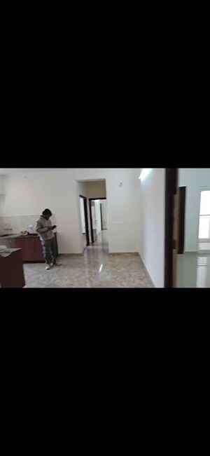 Room in 2 BHK Apartment at Amrapali Terrace Homes, Tech Zone 4 Greater Noida – for Rent