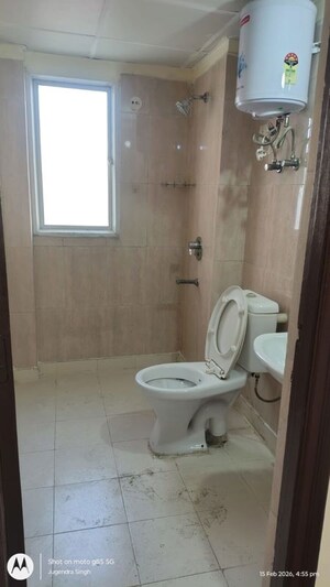 Bathroom in 2.5 BHK Apartment at Aims Golf City, Sector 75 – for Rent
