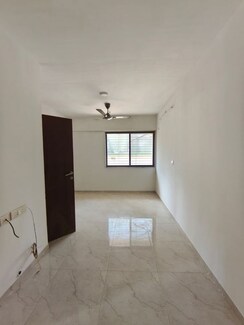 1 BHK + Extra Room Apartment For Rent in Chandak 34 Park Estate