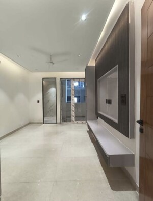 Room in 3 BHK Builder Floor at Sector 43 – for Sale