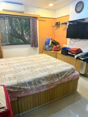 Bedroom in 3 BHK Apartment at Raja Tower Mulund, Mulund West – for Rent