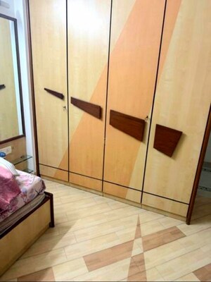 Furnished Amenities in 3 BHK Apartment at Raja Tower Mulund, Mulund West – for Rent