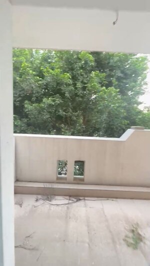 Furnished Amenities in 4 BHK Builder Floor at BPTP Park 81, Sector 81 – for Sale