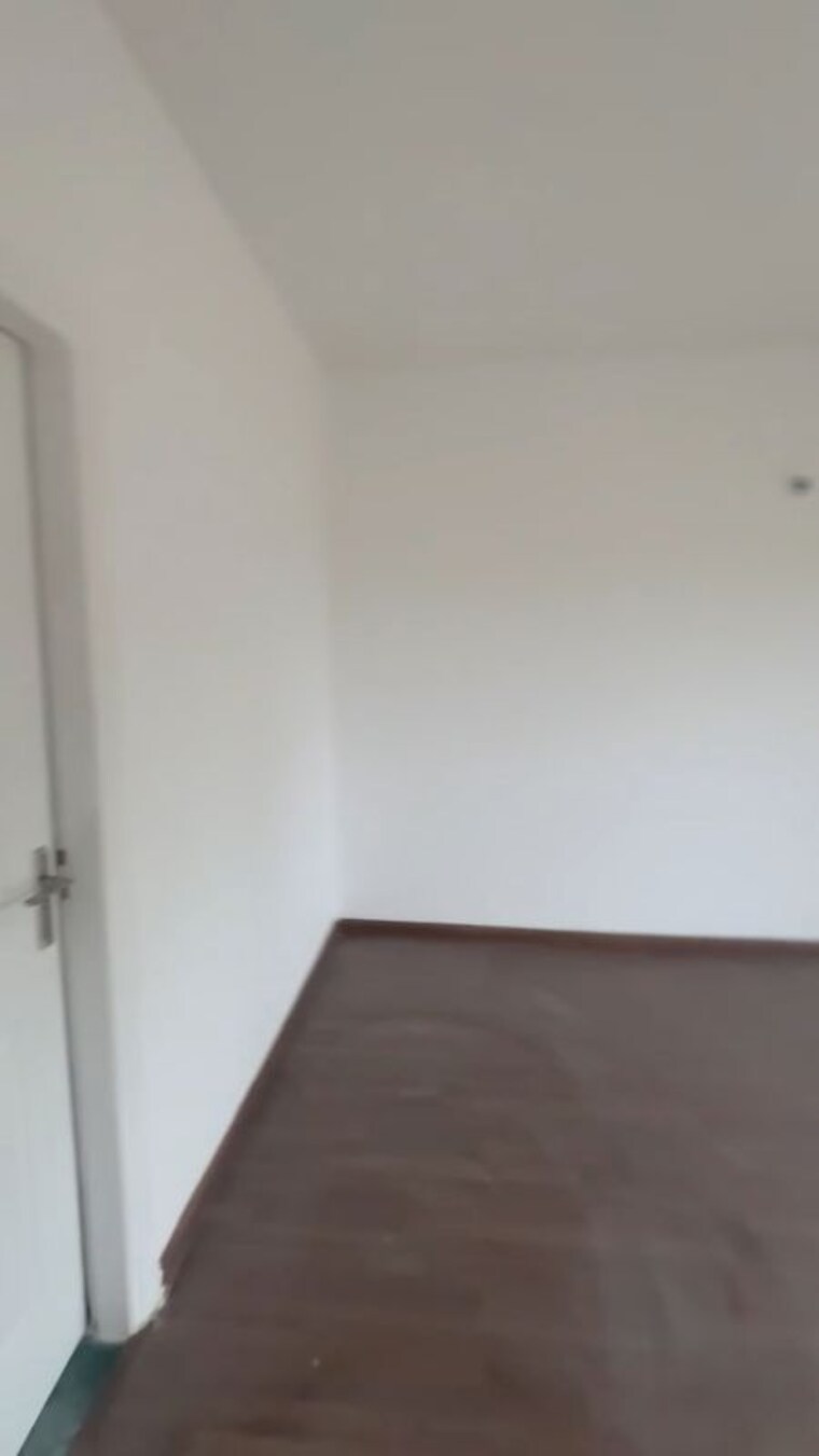 Room, bptp-park-81 4 Bedroom 2365 Sq.Yd. Builder Floor In Sector 81 Faridabad 10166042