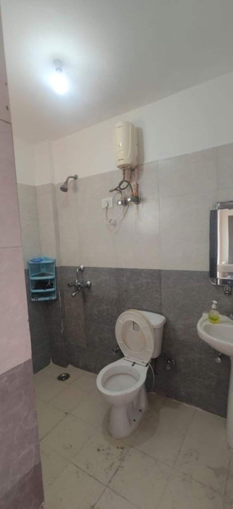 Bathroom, hewo-apartments-gurgaon 2 Bedroom 1200 Sq.Ft. Apartment In Sector 47 Gurgaon 10166857