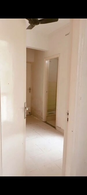 Room in 3 BHK Apartment at Imperia Esfera, Sector 37c – for Rent