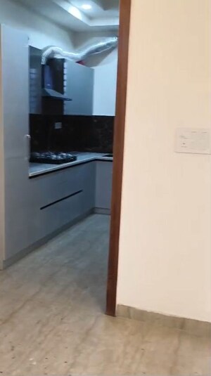 Room in 3 BHK Builder Floor at Sector 86 – for Rent