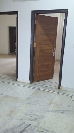 4 BHK + Servant Room Builder Floor For Rent in Parklands