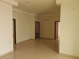 Room in 3 BHK Apartment at Aurobindo The Regent, Kondapur – for Sale