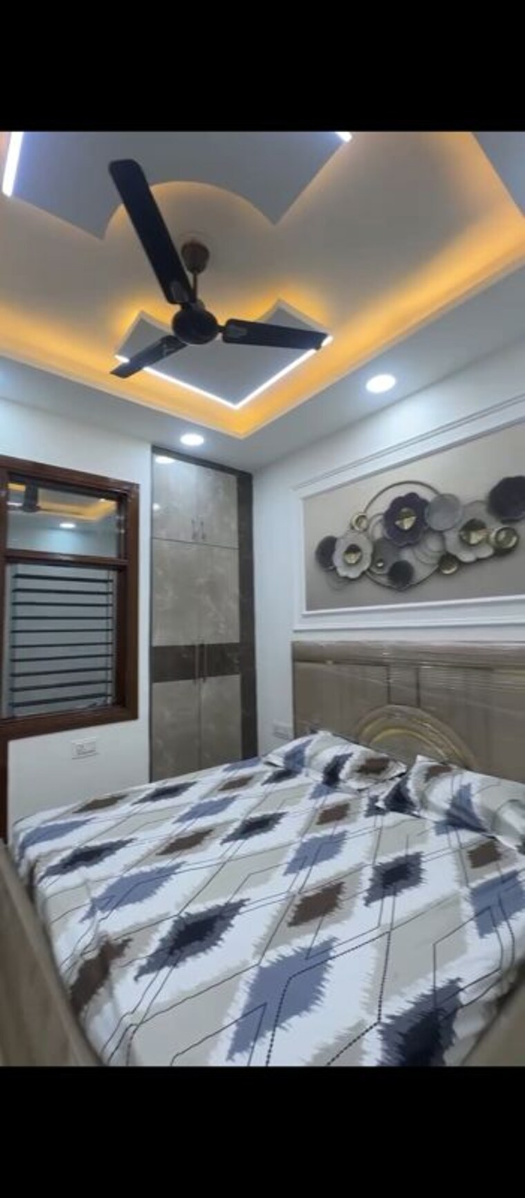 Exterior View, dwarka mor 3 Bedroom 80 Sq.Yd. Builder Floor In Dwarka Mor Delhi 10166894