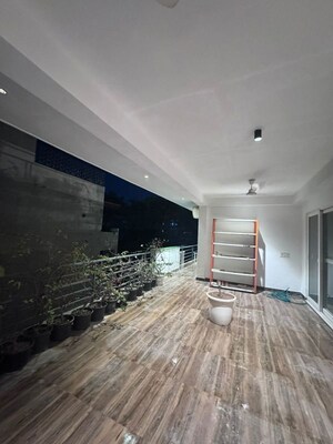 Parking in 6 BHK Builder Floor at Ansal Plaza Sector-23, Sector 23 – for Rent