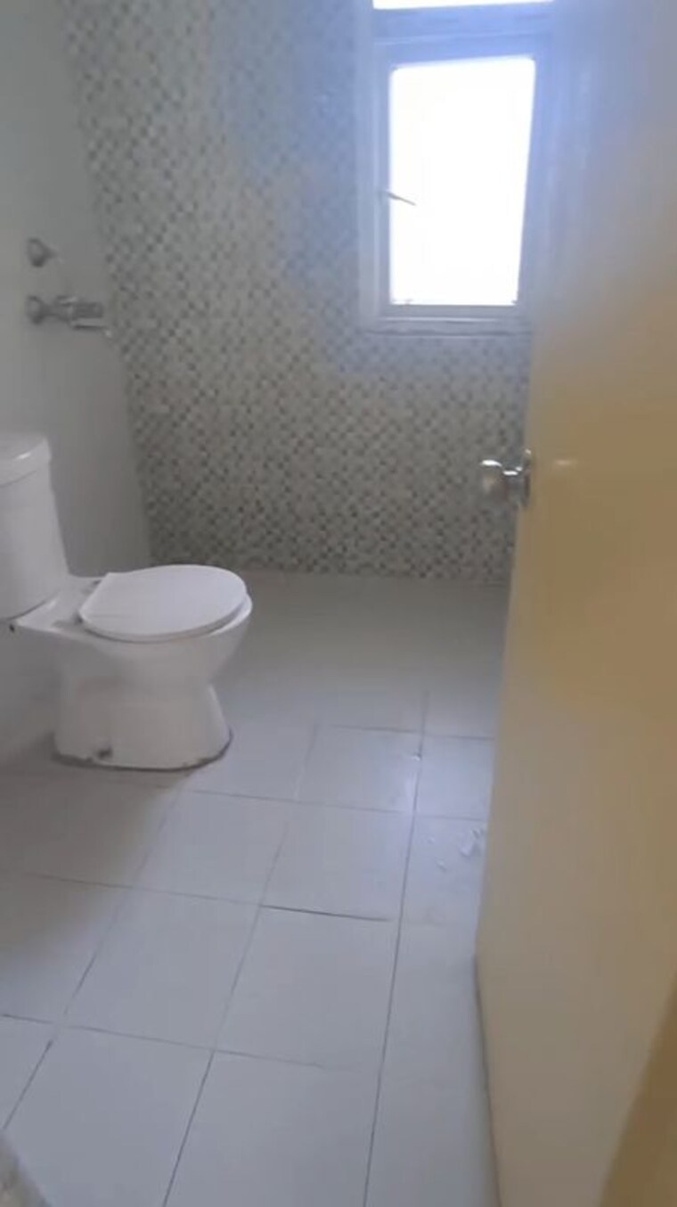 Bathroom, amrapali-dream-valley 2 Bedroom 885 Sq.Ft. Apartment In Tech Zone 4 Greater Noida Greater Noida 9725817