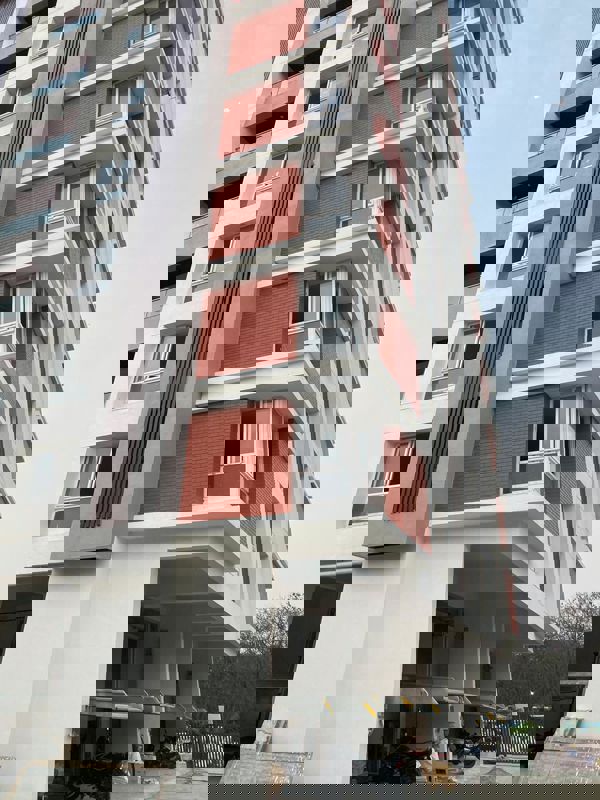 3 BHK 1060 Sq.Ft. Apartment in Shroff Aureta