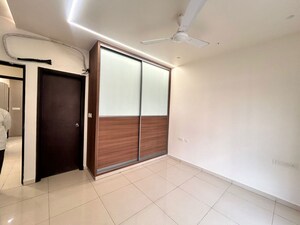 Room in 3 BHK Apartment at Cybercity Marina Skies, Hi Tech City – for Rent