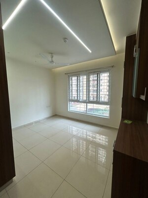 Room in 3 BHK Apartment at Cybercity Marina Skies, Hi Tech City – for Rent