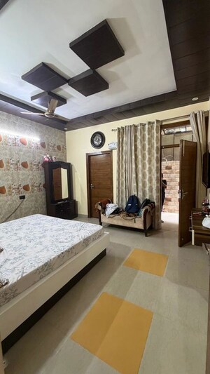 Room in 3 BHK Villa at Guru Nanak Enclave, Dhakoli – for Sale