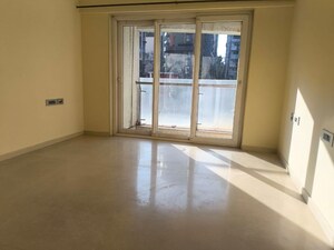 Room in 2 BHK Apartment at RNA Continental, Chembur – for Rent