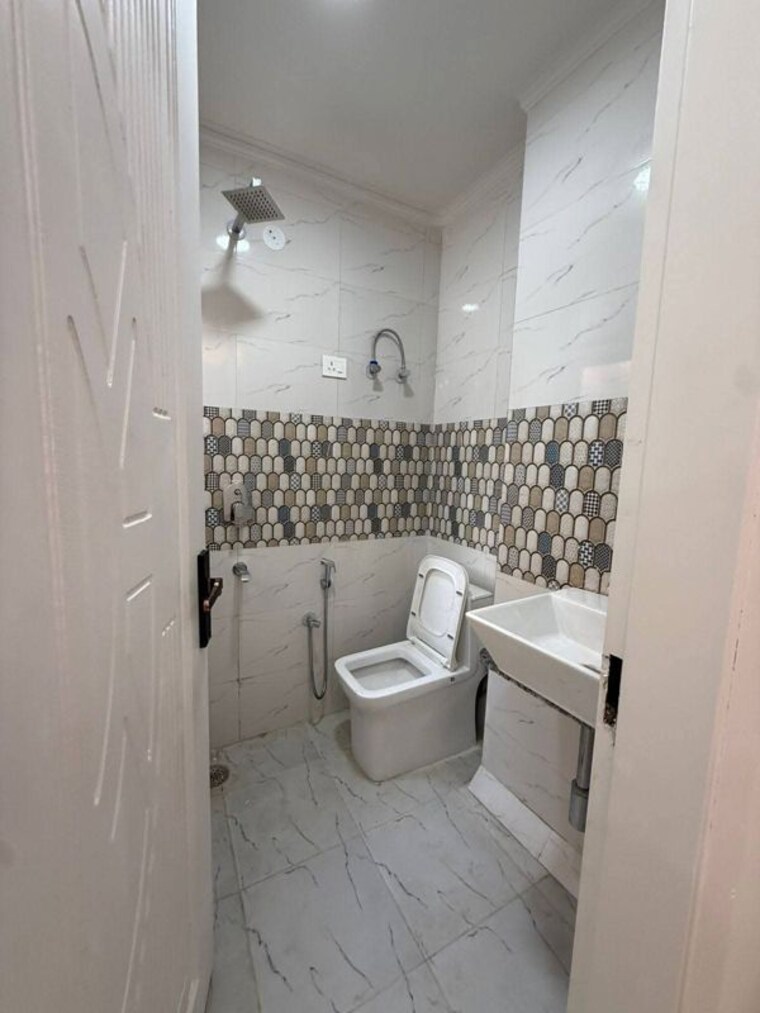 Attached Bathroom, neb sarai 2 Bedroom 750 Sq.Ft. Apartment In Neb Sarai Delhi 10166971
