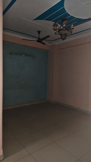 Room in 2 BHK Apartment at Gaur Green City, Indrapuram – for Rent
