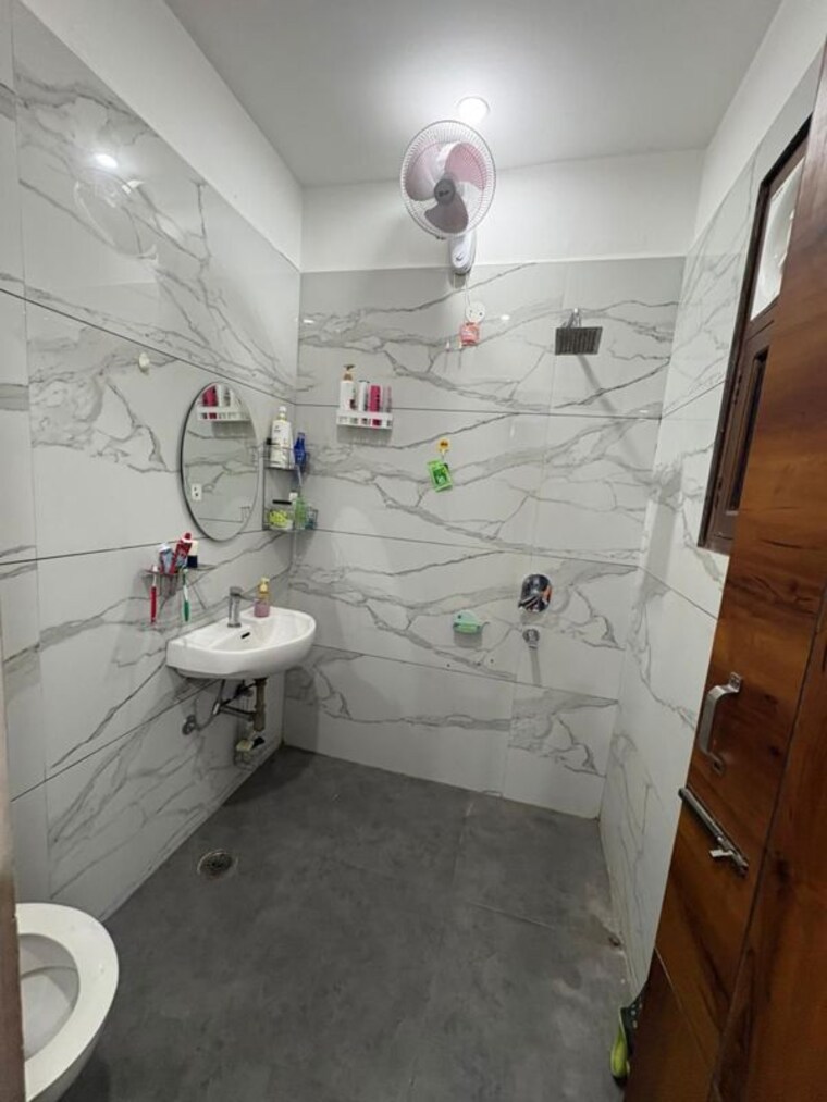 Bathroom, guru-nanak-enclave 3 Bedroom 1125 Sq.Ft. Apartment In Dhakoli Zirakpur 10166982