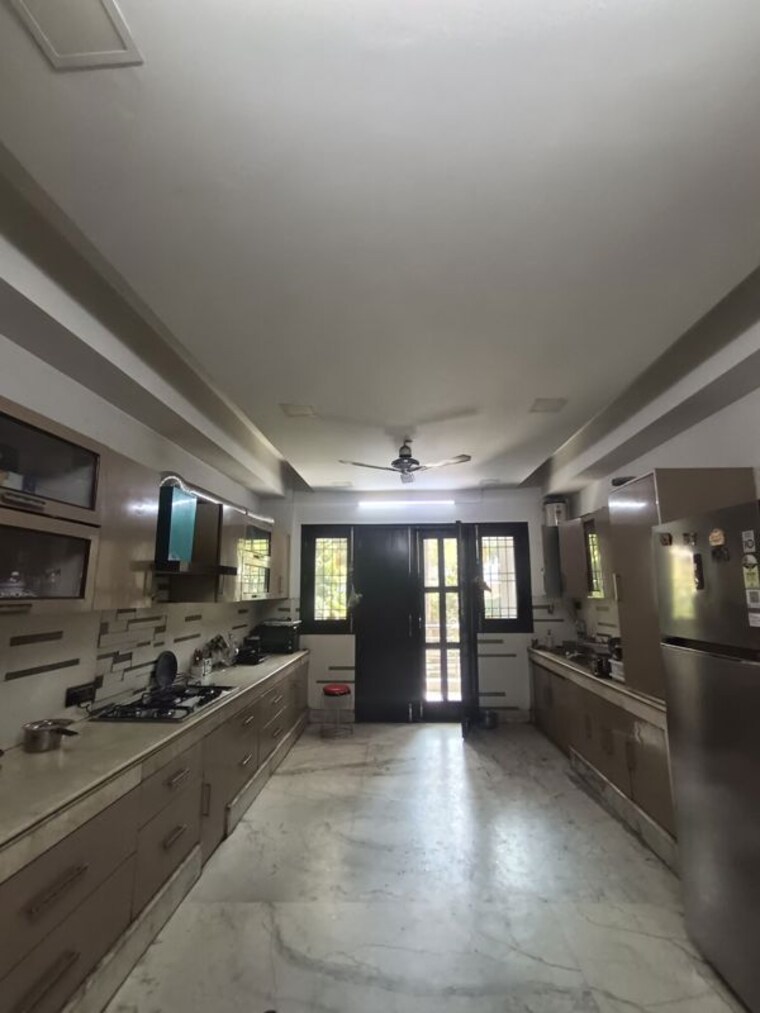 Gym, sector 31  1000 Sq.Yd. Independent House In Sector 31 Gurgaon 10166972