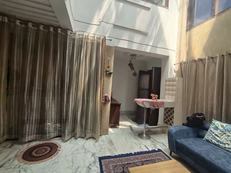 Living Room, sector 31  1000 Sq.Yd. Independent House In Sector 31 Gurgaon 10166972