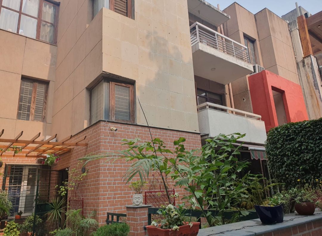 4 BHK + Pooja Room,Servant Room,Study Room,Extra Room Builder Floor For Rent in South City 2