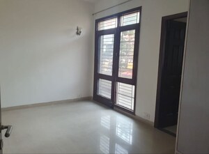 Room in 4 BHK Builder Floor at South City 2 – for Rent