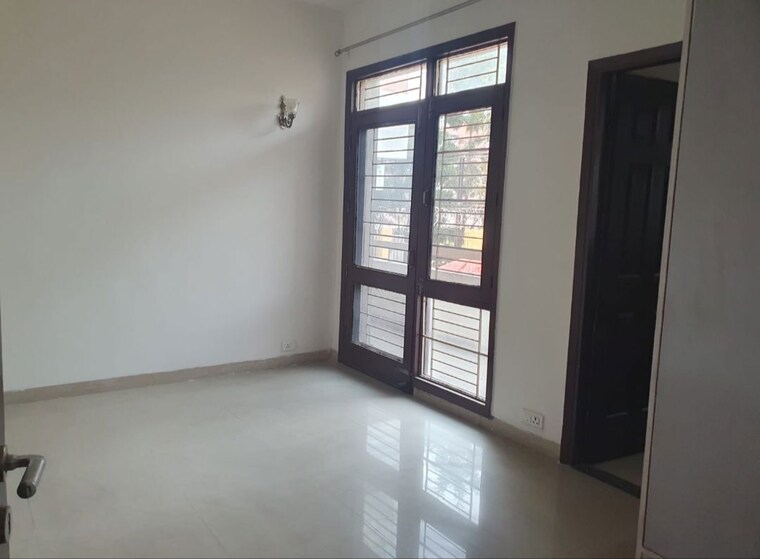 Room, south city 2 4 Bedroom 500 Sq.Yd. Builder Floor In South City 2 Gurgaon 10166997