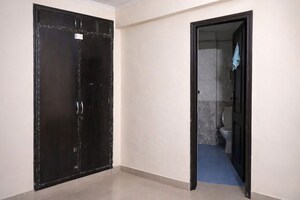  3.5 BHK Apartment at Aims Golf City, Sector 75 – for Rent